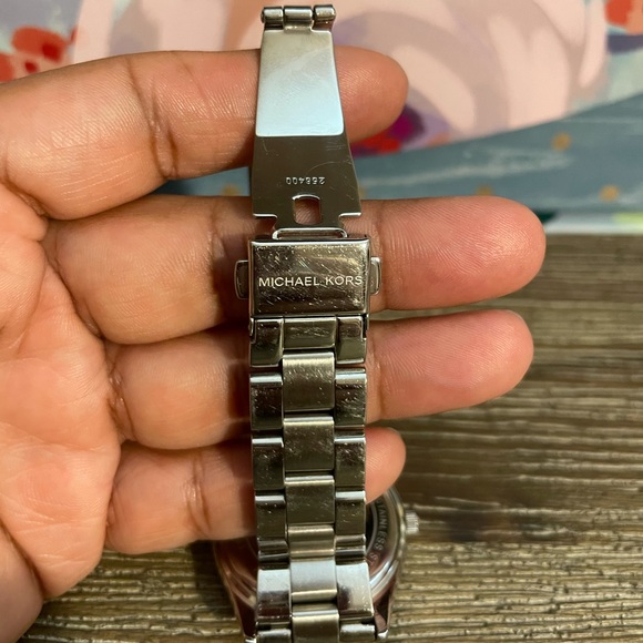 Micheal Kors Stainless Steel Watch - Picture 3 of 9